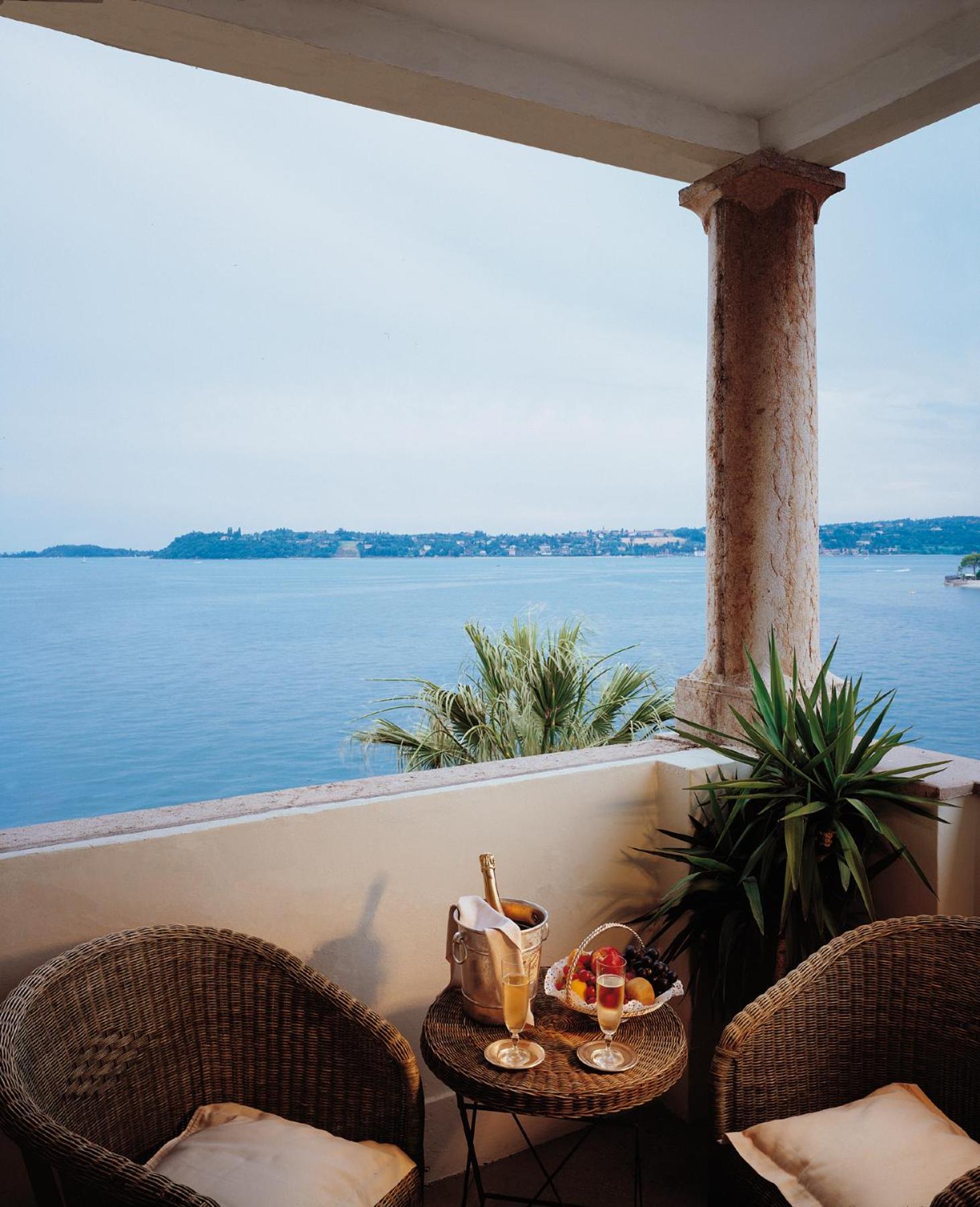 Grand Hotel Gardone การ์โดเน ริเวียรา ภายนอก รูปภาพ